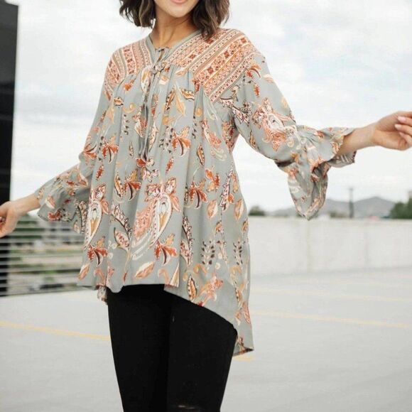 Davi & Dani Brand Meadow Peasant Blouse In Sage Floral & Paisley 0001 - Picture 2 of 9